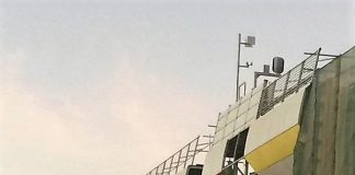 Sample installation of side barriers yellow line heading for the airport project