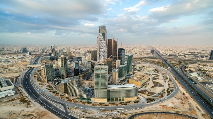 Saudi awards $3bn projects in July as UAE completes $7bn schemes